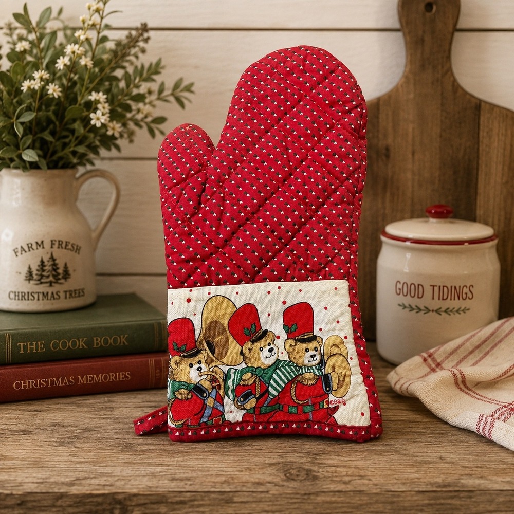 Vintage Christmas Teddy Bear Toy Soldier Red Quilted Oven Mitt Holiday Kitchen‎